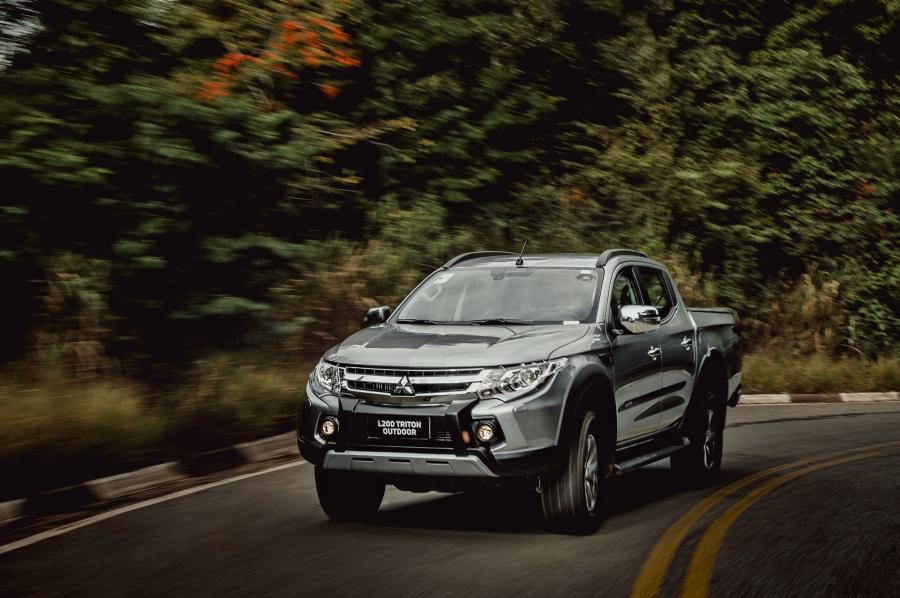  Mitsubishi L200 Triton HPE-S Outdoor 2020 года  (LA) (фото 6 из 18)